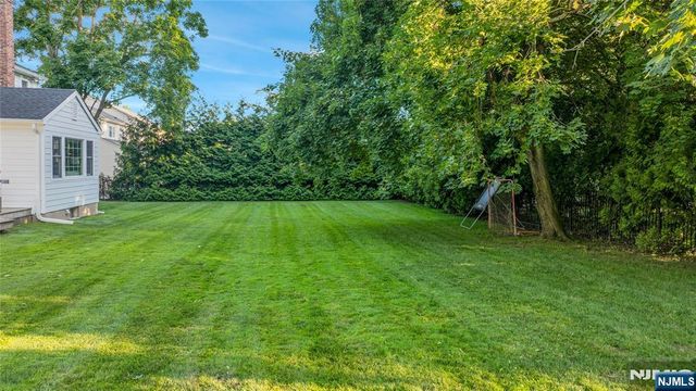 687 East Drive, Oradell, NJ 07649