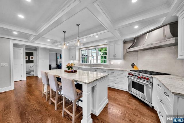687 East Drive, Oradell, NJ 07649