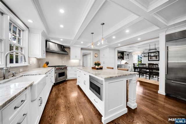 687 East Drive, Oradell, NJ 07649