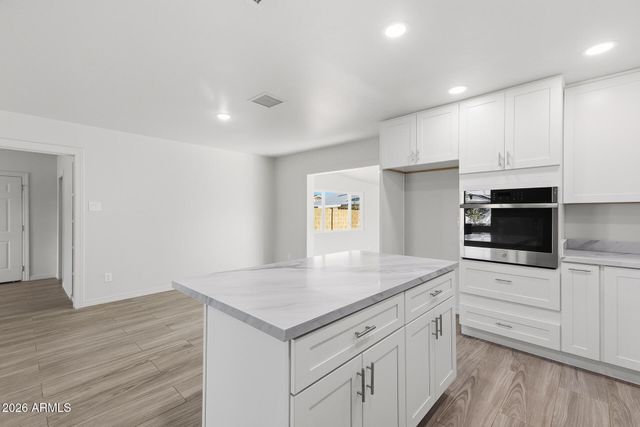 7935 W EARLL Drive, Phoenix, AZ 85033