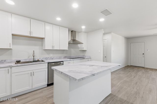 7935 W EARLL Drive, Phoenix, AZ 85033