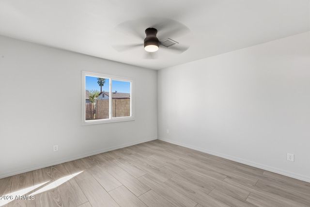 7935 W EARLL Drive, Phoenix, AZ 85033