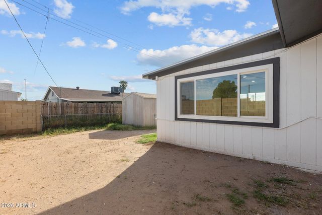 7935 W EARLL Drive, Phoenix, AZ 85033