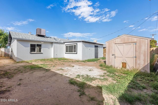 7935 W EARLL Drive, Phoenix, AZ 85033