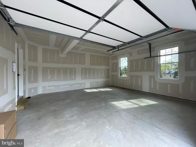 828 SPRING CITY RD, Phoenixville, PA 19460