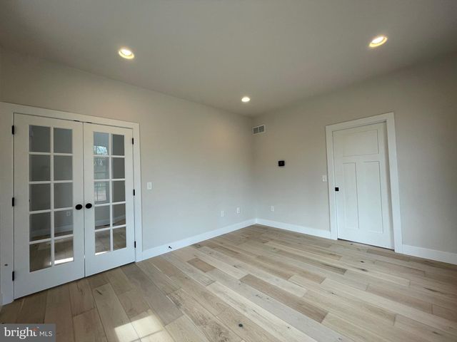 828 SPRING CITY RD, Phoenixville, PA 19460