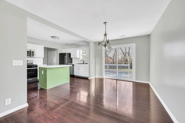 121 Deer Ridge Ln, Hendersonville, TN 37075