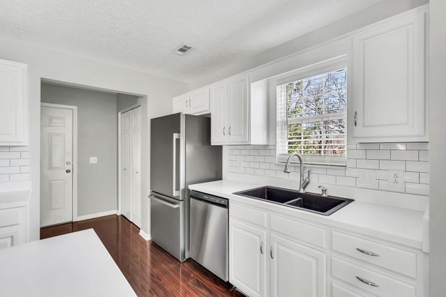 121 Deer Ridge Ln, Hendersonville, TN 37075