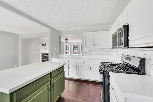 121 Deer Ridge Ln, Hendersonville, TN 37075