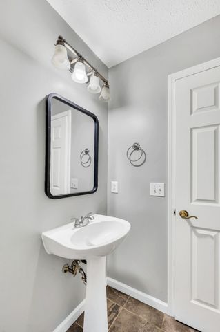 121 Deer Ridge Ln, Hendersonville, TN 37075