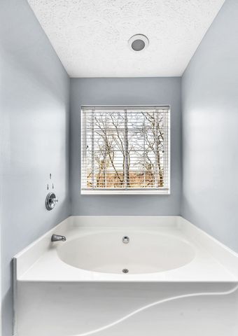 121 Deer Ridge Ln, Hendersonville, TN 37075