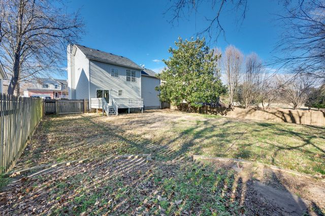 121 Deer Ridge Ln, Hendersonville, TN 37075