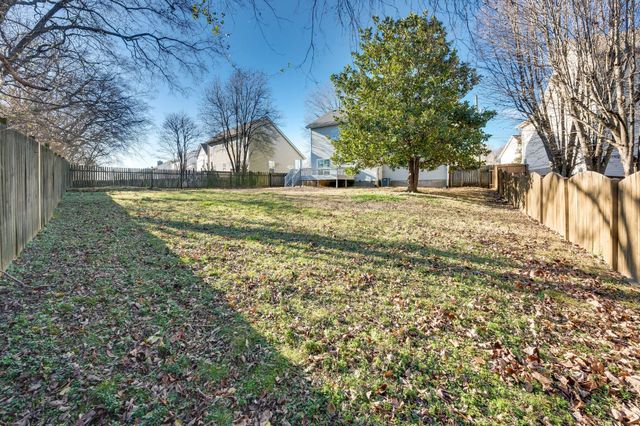 121 Deer Ridge Ln, Hendersonville, TN 37075