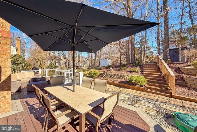 11963 HEDGES RUN DR, Woodbridge, VA 22192