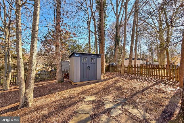 11963 HEDGES RUN DR, Woodbridge, VA 22192