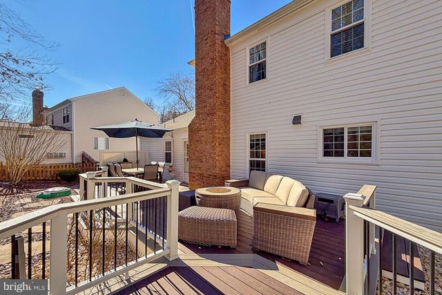 11963 HEDGES RUN DR, Woodbridge, VA 22192