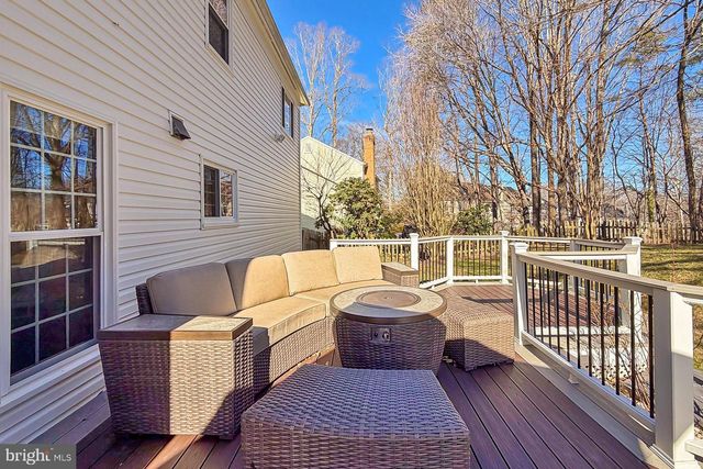 11963 HEDGES RUN DR, Woodbridge, VA 22192