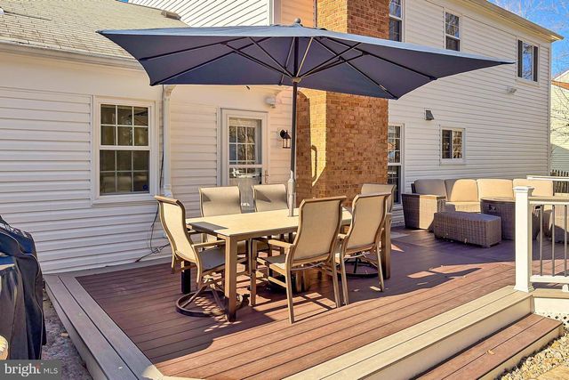 11963 HEDGES RUN DR, Woodbridge, VA 22192