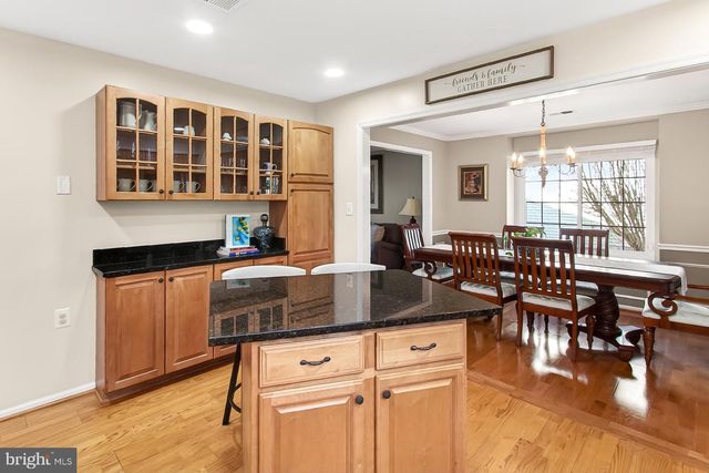 11963 HEDGES RUN DR, Woodbridge, VA 22192