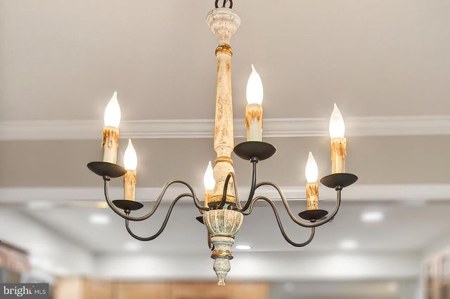 11963 HEDGES RUN DR, Woodbridge, VA 22192