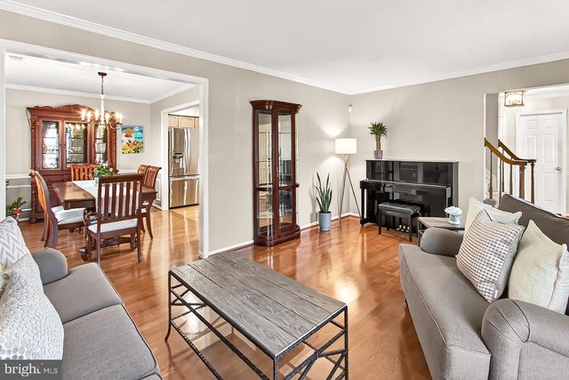 11963 HEDGES RUN DR, Woodbridge, VA 22192