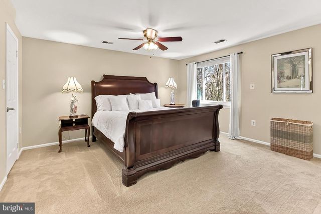 11963 HEDGES RUN DR, Woodbridge, VA 22192