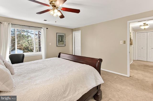 11963 HEDGES RUN DR, Woodbridge, VA 22192