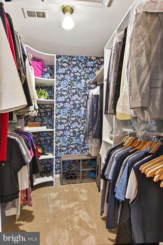 11963 HEDGES RUN DR, Woodbridge, VA 22192