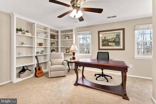 11963 HEDGES RUN DR, Woodbridge, VA 22192