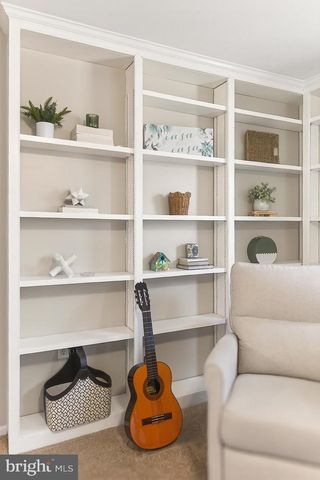 11963 HEDGES RUN DR, Woodbridge, VA 22192