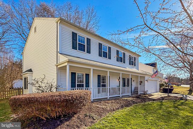 11963 HEDGES RUN DR, Woodbridge, VA 22192