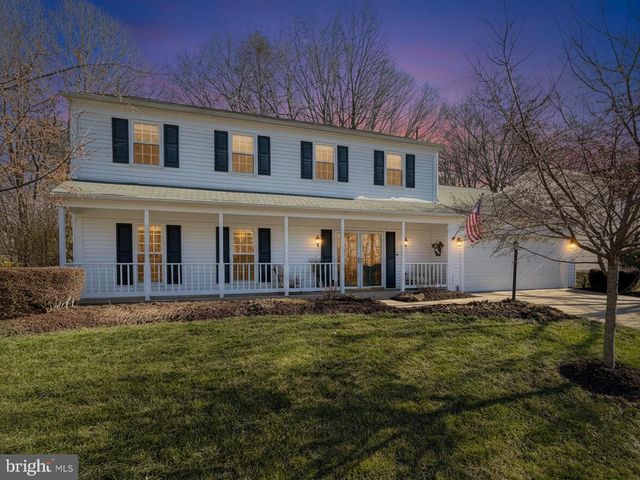 11963 HEDGES RUN DR, Woodbridge, VA 22192