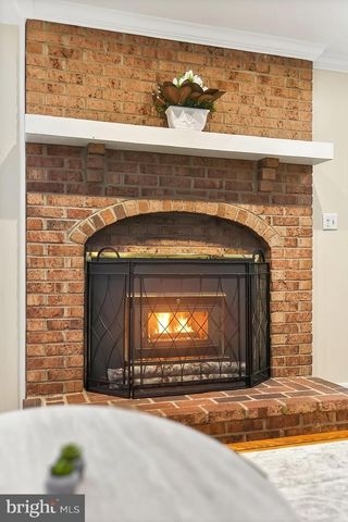 11963 HEDGES RUN DR, Woodbridge, VA 22192