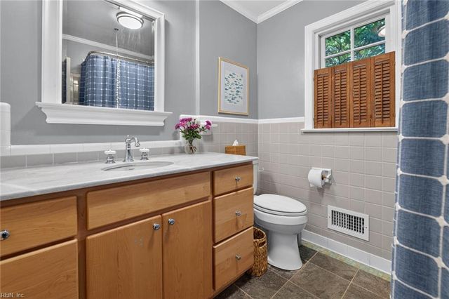 1104 Chumley RD, Virginia Beach, VA 23451