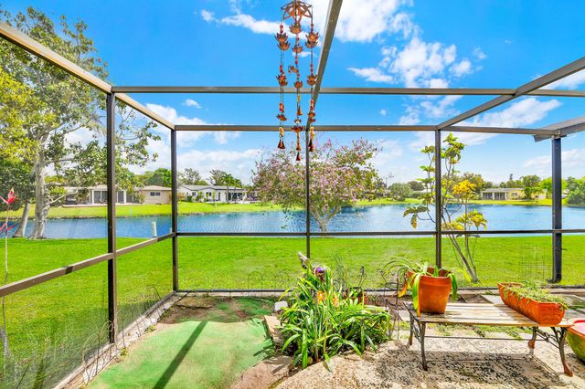 14592 Country Side Lane, Delray Beach, FL 33484