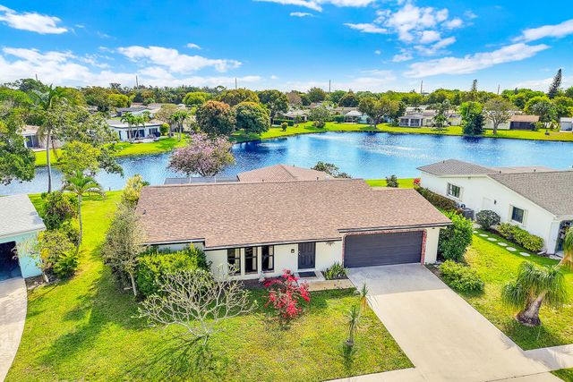 14592 Country Side Lane, Delray Beach, FL 33484