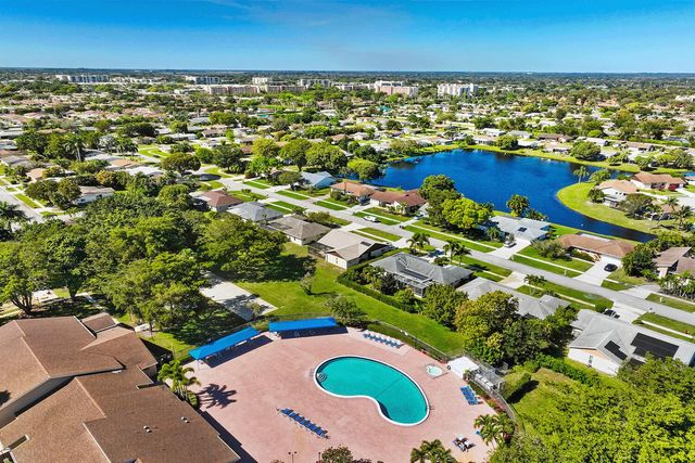 14592 Country Side Lane, Delray Beach, FL 33484
