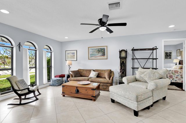 14592 Country Side Lane, Delray Beach, FL 33484