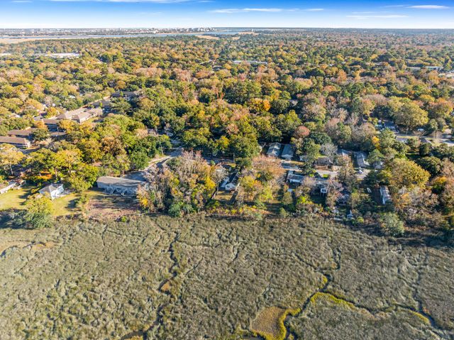 1522 N Avalon Circle, Charleston, SC 29407