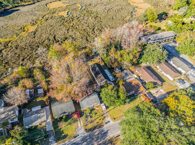 1522 N Avalon Circle, Charleston, SC 29407