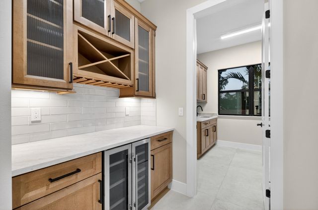 14736 69th Street N, Loxahatchee, FL 33470