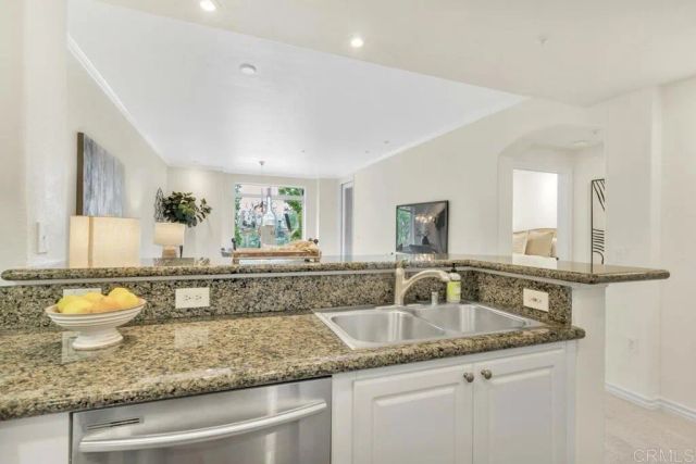 9253 Regents Road A203, La Jolla, CA 92037