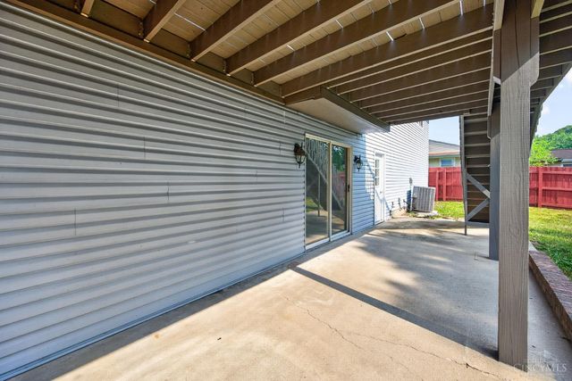 414 Holland Drive, Trenton, OH 45067