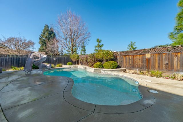 591 Bobolink Ct, Merced, CA 95340