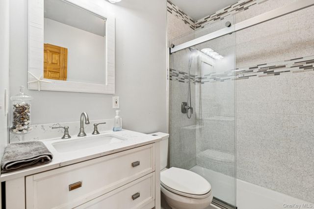 10 W Sanders Street, Greenlawn, NY 11740