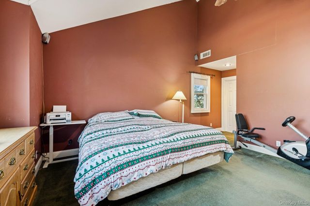 10 W Sanders Street, Greenlawn, NY 11740