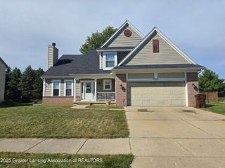 1915 Hollowbrook Drive, Holt, MI 48842