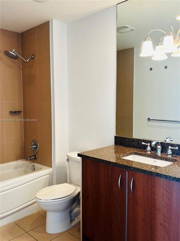 300 S Biscayne Blvd T-2912, Miami, FL 33131