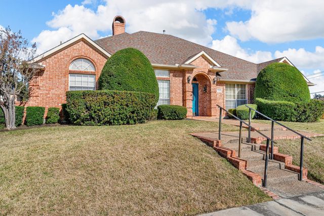 2219 Le Mans Drive, Carrollton, TX 75006