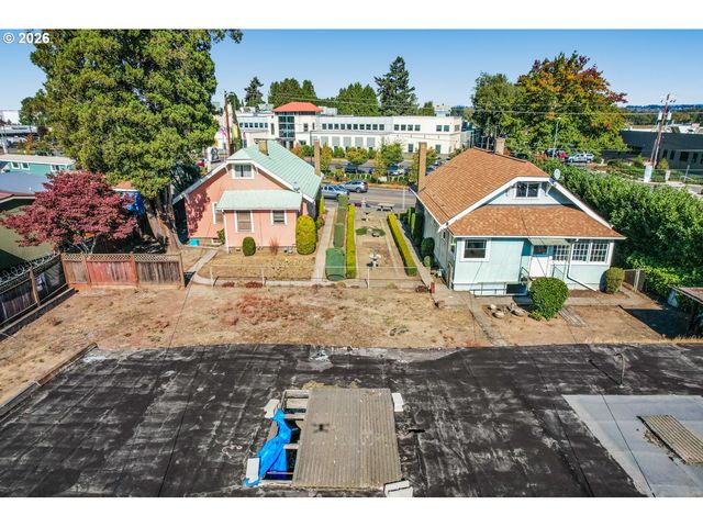 1152 Ne COLUMBIA Blvd, Portland, OR 97211